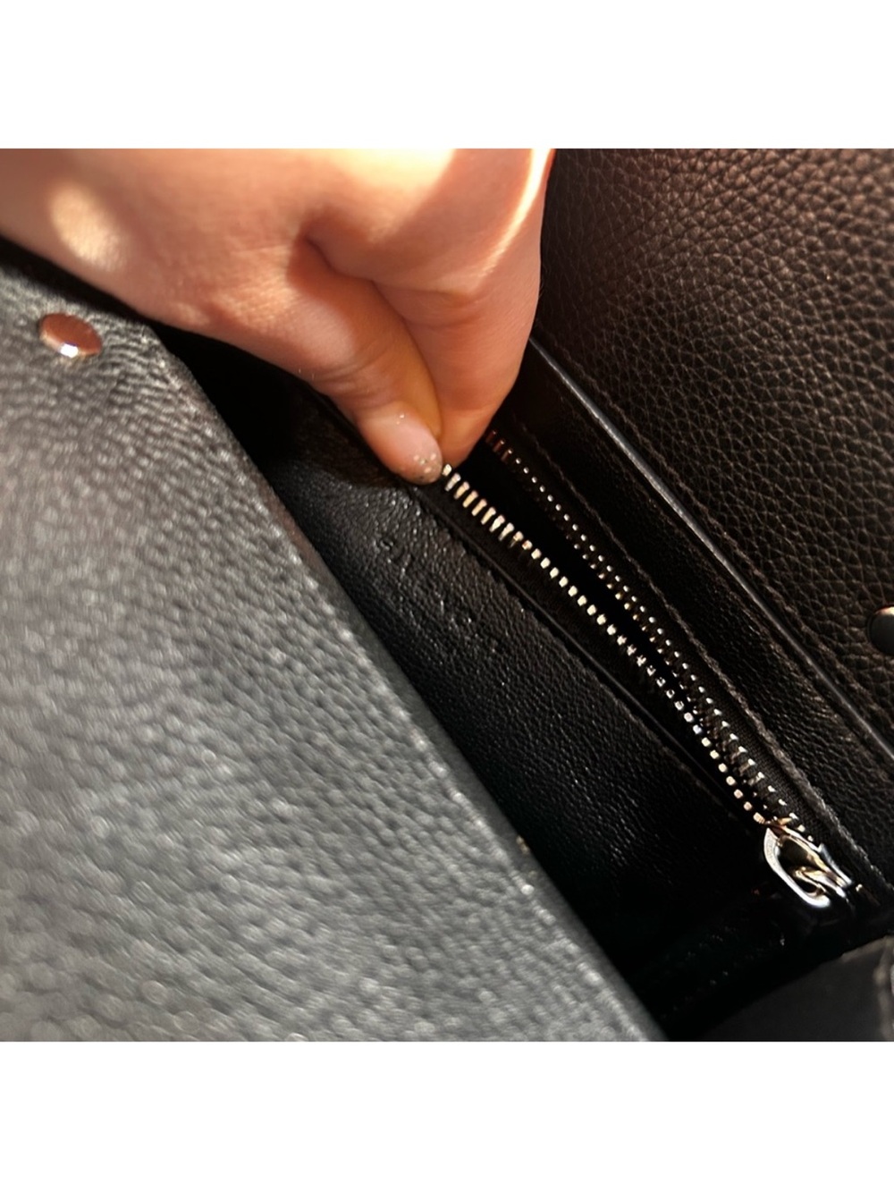 Givenchy purse - Picture 7 of 7